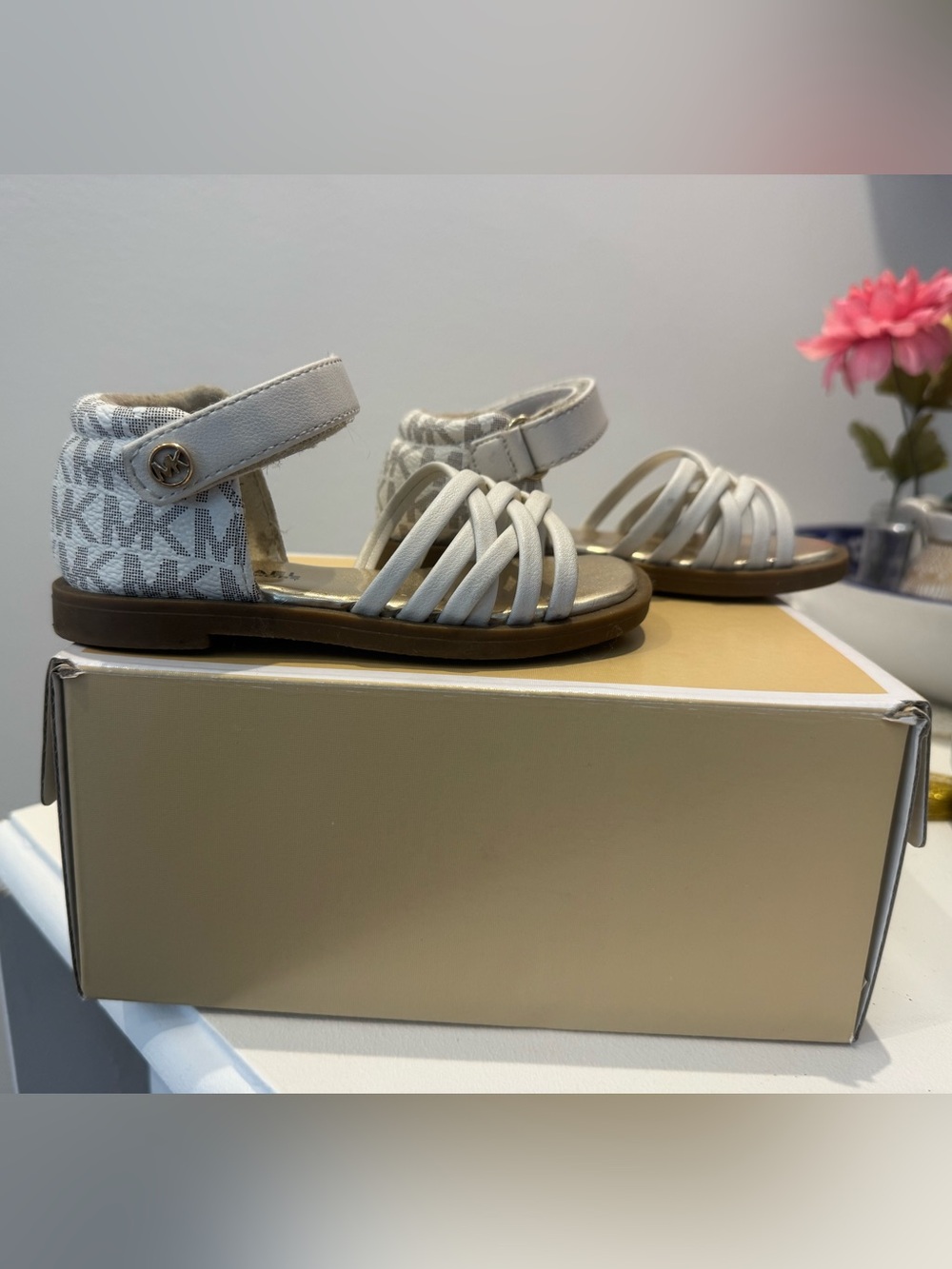 Michael Kors Kids Off-White Logo Strappy Ankle Sandals
